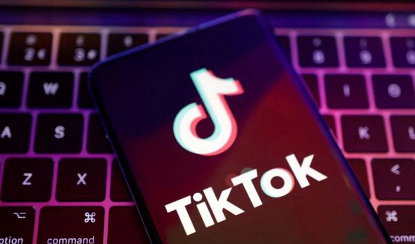 TikTok make-up influencers spark mental and physical health warnings