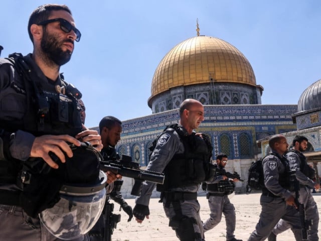 israeli soldiers outside al aqsa mosque photo crisis group