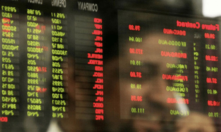 PSX loses 350 points on selling pressure