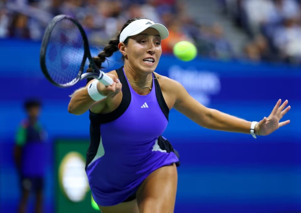 jessica pegula of the us in action during her quarter final match against poland s iga swiatek in us open at flushing meadows new york united states on september 4 2024 photo reuters