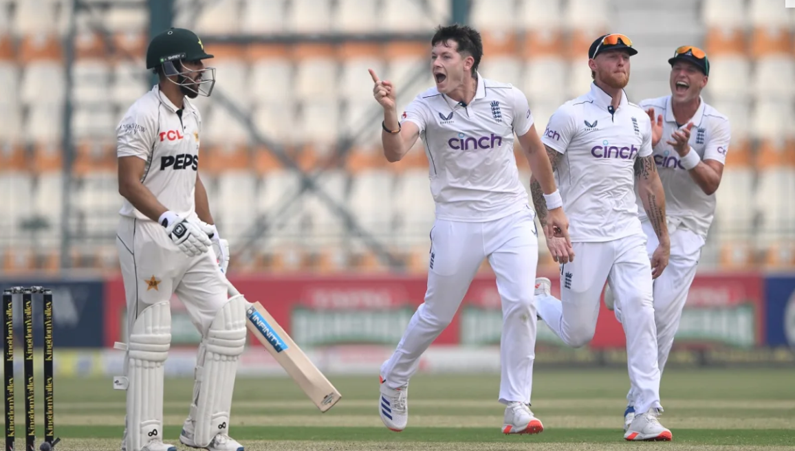 Khan, Agha and Rizwan dismissed as Pakistan pass 300