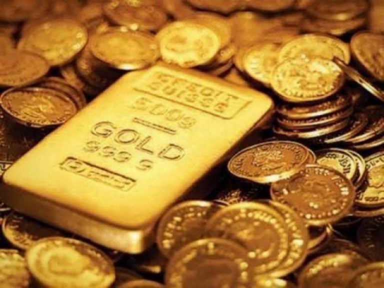 Gold Price in Pakistan on Dec 7 down by Rs300 to Rs274,400/tola