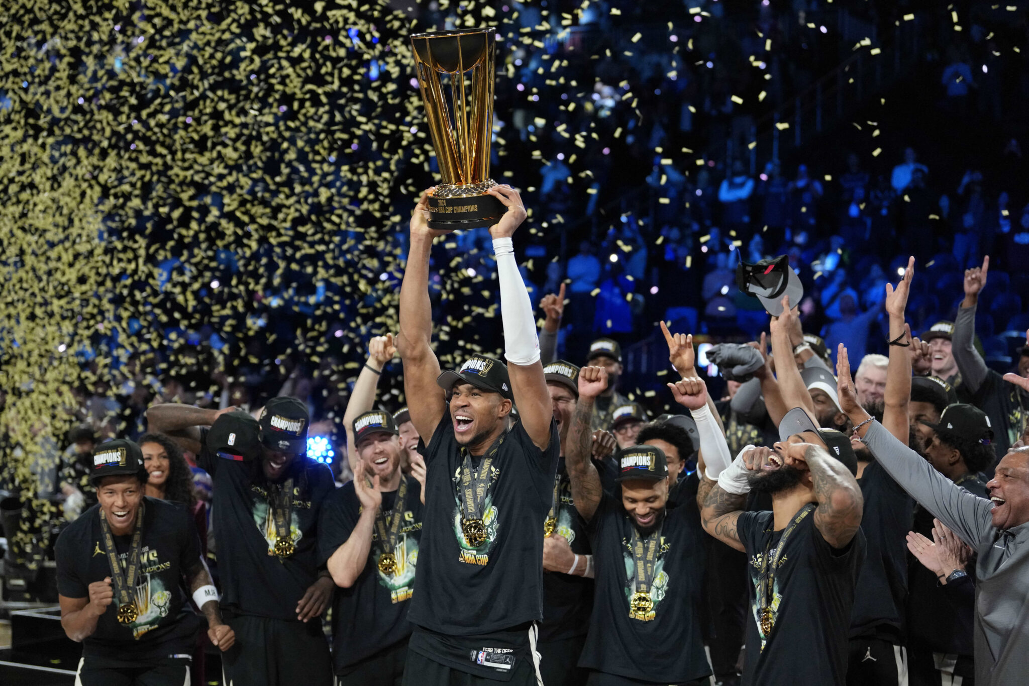 Bucks silence the Thunder, win NBA Cup