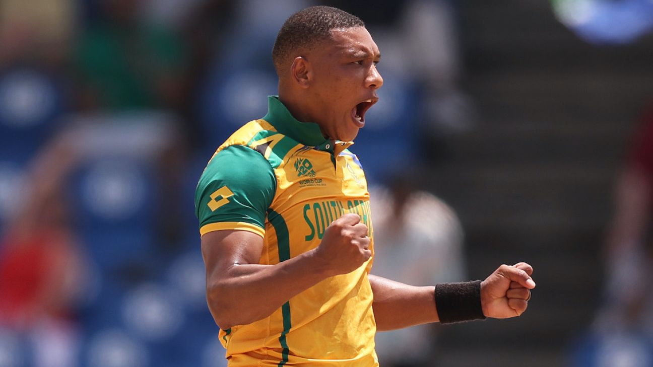 South Africa news - Ottneil Baartman out of third ODI against Pakistan with right knee problem