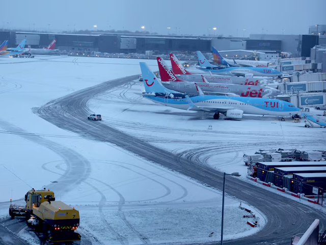 manchester airport had to close runways due to the snow photo reuters