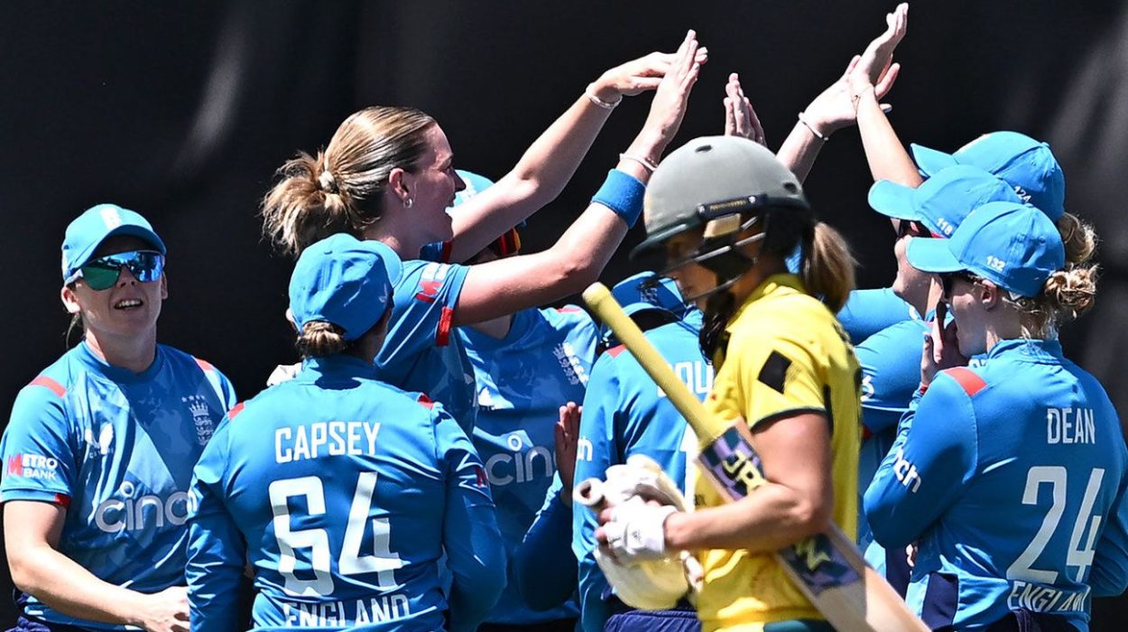 Women's Ashes 'We're going to imagine it's nil-nil' - Lauren Bell wants England to forget first ODI blues