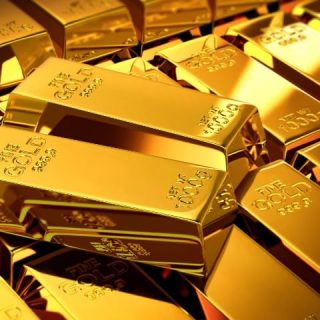 Gold Price in Pakistan sees minor drop, close to all-time high