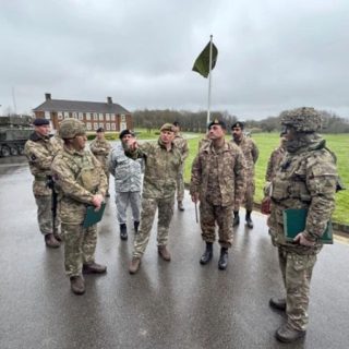 COAS visits UK’s Warminster and Larkhill garrisons