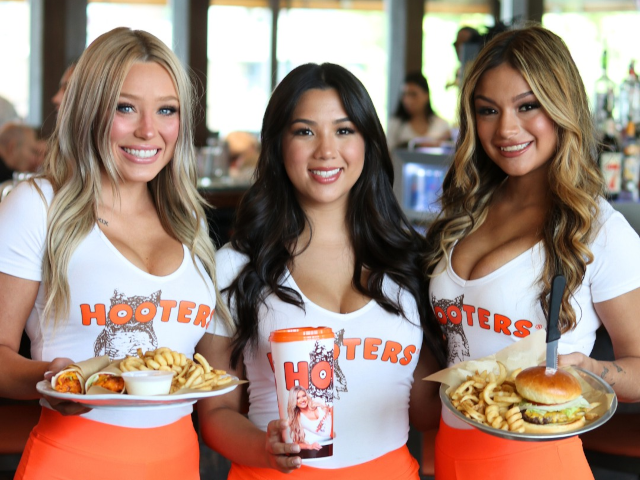 facebook hootersspringtx