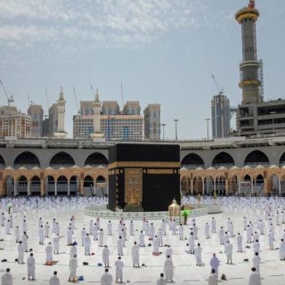 muslims perform friday prayers while practicing social distancing in the grand mosque during the holy month of ramazan in the holy city of makkah saudi arabia april 16 2021 photo reuters file