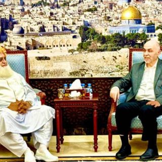 Maulana Fazl meets Hamas officials in Qatar