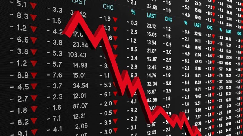 PSX witnesses bearish trend, loses 360 points