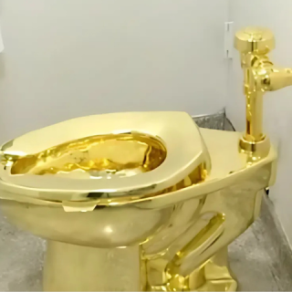 three men on trial for stealing 6mn gold toilet