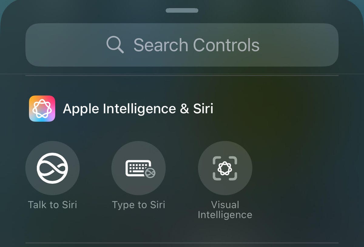 New Apple Intelligence and Siri controls available in the iPhone Control Center.