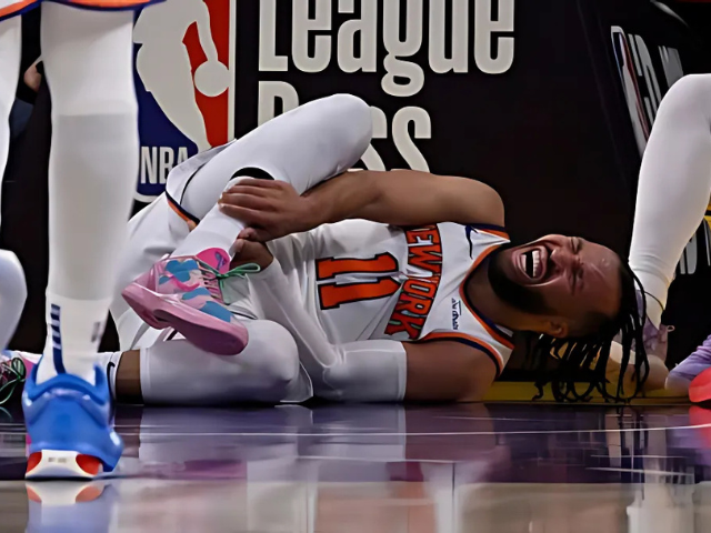 knicks jalen brunson suffers ankle injury in loss to lakers